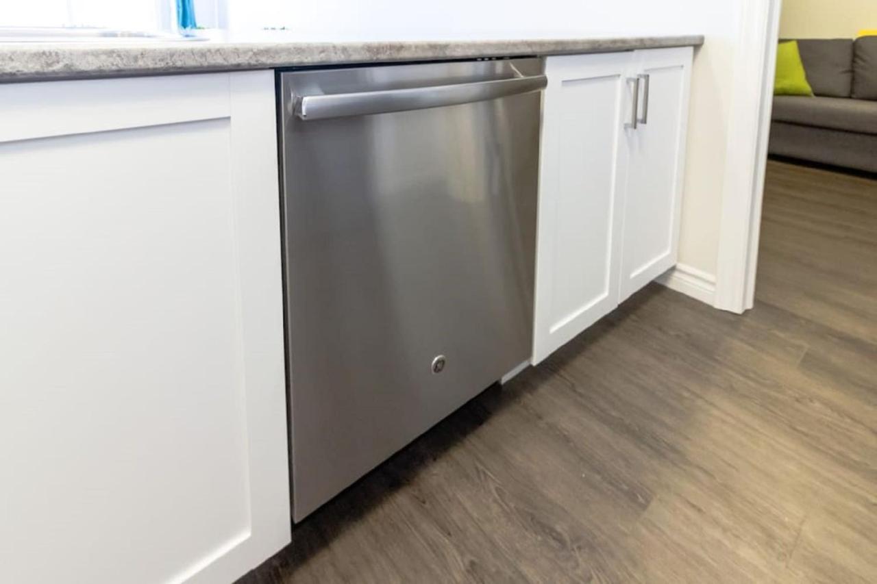 Newly Renovated Modern Condo Near Hospital, Unb Patio & Parking Coffee Saint John Zewnętrze zdjęcie